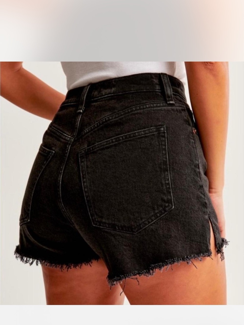 Abercrombie & Fitch Mid Rise Boyfriend Short - Picture 2 of 9